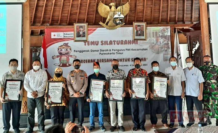 DPC PDI Perjuangan Banyumas Terima Penghargaan dari PMI