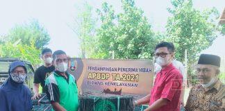 Donny Serahkan Bantuan 2.000 Jaring Bubu pada KUB Mina Makmur