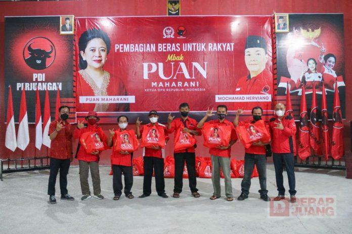 Gelar Reses, Mas Vino Serahkan Bantuan Beras Aspirasi dari Mbak Puan