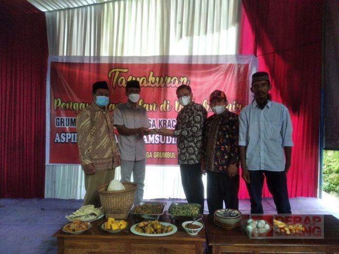 Hadiri-Tasyakuran-di-Desa-Kracak-Pak-Sam-Wujud-Kekompakan-Masyarakat-Desa