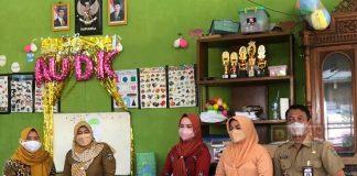 Hesti Nugroho Berikan Bantuan Alat Permainan Edukasi di PAUD