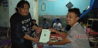 Kepedulian Wachyu Hidayat Terhadap Tim Sepak Bola di Desa Bojanegara