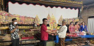 Kolaborasi Alwin Basri dan KomandanTe Cluwak Rawat Kesenian Tradisional