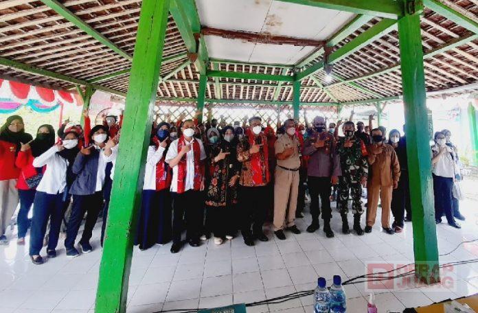 Komisi IX DPR RI dan BPOM Sosialisasikan KIE di Desa Kutukan