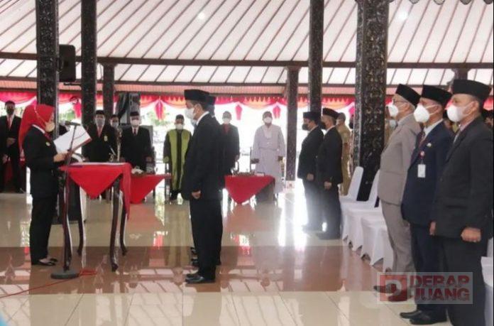 Lantik Pimpinan Tinggi Pratama, Bupati Tiwi Tunjukkan Kinerja Terbaik