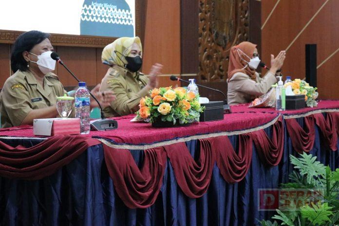 Mbak Etik Ajak Perempuan Berani Sampaikan Ide dan Gagasan