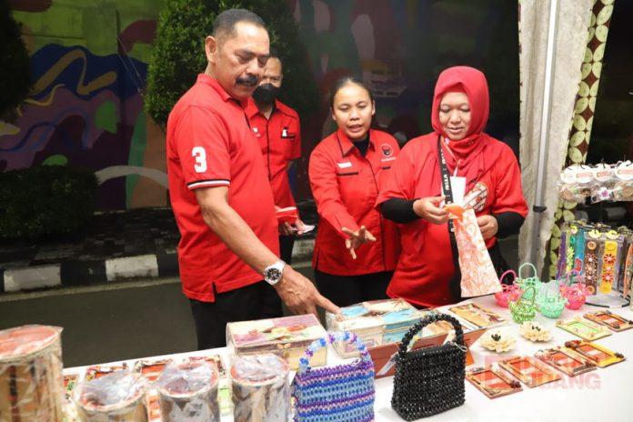 PDI Perjuangan Kota Surakarta Selenggarakan Bazar UMKM