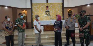 Pantau Kesiapan Ibadah Natal, Bupati Tiwi Kunjungi Gereja