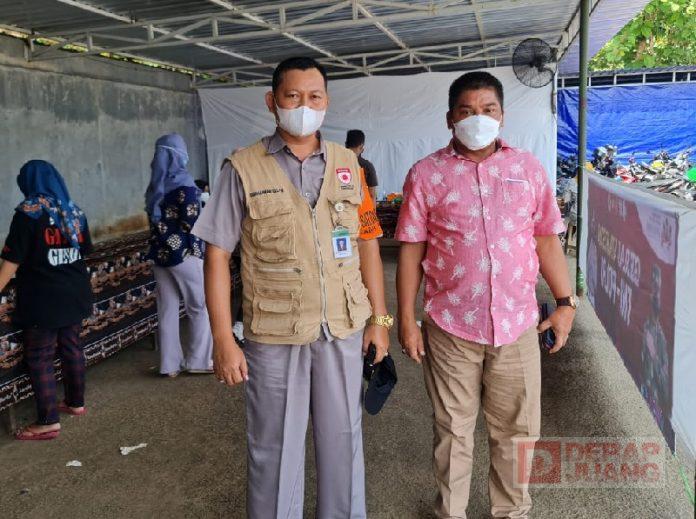 Pantau Vaksinasi Karyawan Pabrik, Ini Pasan Budi Sapi