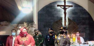 Pastikan Penerapan Prokes Pada Perayaan Natal, Bupati Yuni Tinjau Gereja