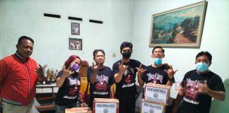 Kader PDI Perjuangan Joyosuran Salurkan Bantuan Kepada Korban Erupsi Semeru