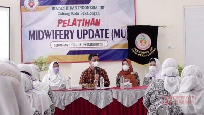 Pelatihan MIDWIFERY UPDATE, Aaf Sampaikan Kolaborasi Bersama Bidan