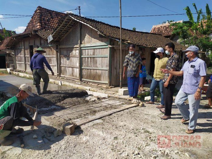 Permudah Akses Warga, Mas Bintang Perbaiki Jalan Desa
