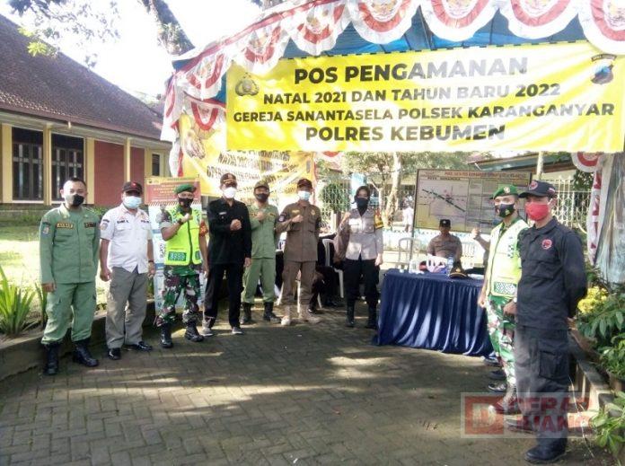 Rawat Kebhinekaan, Satgas PDI Perjuangan Kebumen Ikut Amankan Gereja