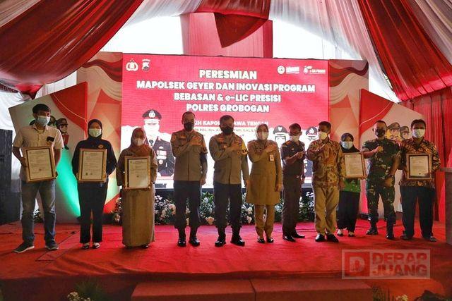 Resmikan Mapolsek Geyer, Sri Sumarni Sebagai Semangat Maksimalkan Pengabdian