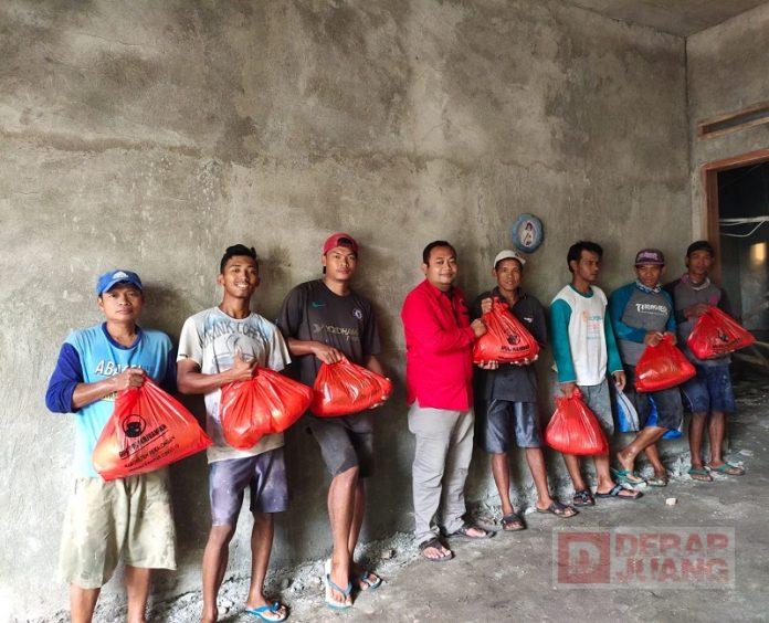 Ringankan Kebutuhan Buruh Bangunan, Dodiek Salurkan 100 Paket Sembako