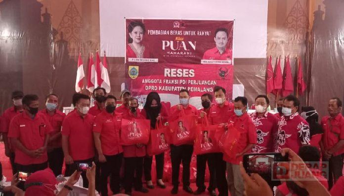 Serahkan 8.000 Paket Beras, Mas Dede Untuk Membantu Masyarakat