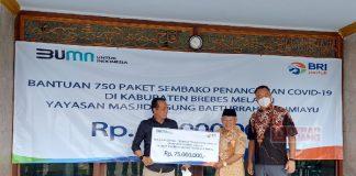 Di Brebes, Haris Turino Serahkan Bantuan di Masjid Agung Bumiayu Hingga Reses