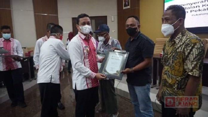 Serahkan Penghargaan Poktan Terbaik, Aaf Sampaikan Peluang Pertanian (2)