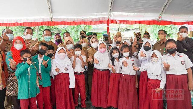 Sri Sumarni Semangati Vaksinasi Usia 6-11 Tahun