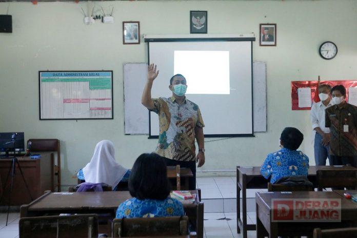Tinjau Ujian Tatap Muka, Hendi Wanti-Wanti Soal Prokes