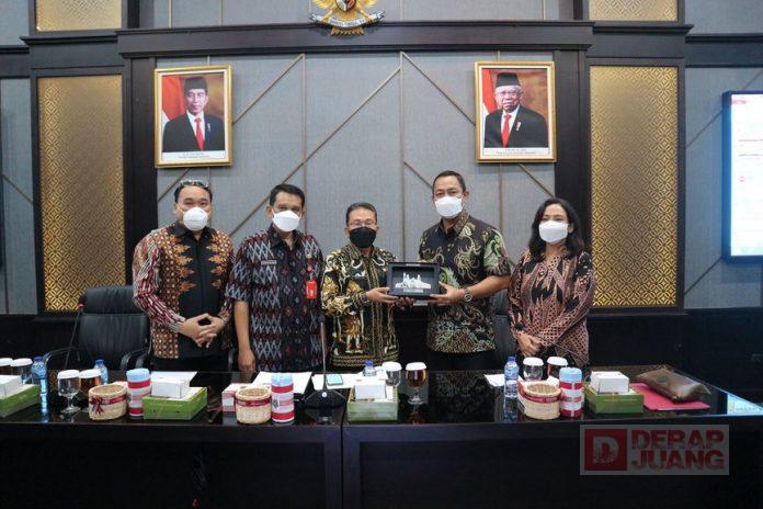 Bahas Kota Sehat, Mas Hendi Kunjungi Pemkot Surabaya
