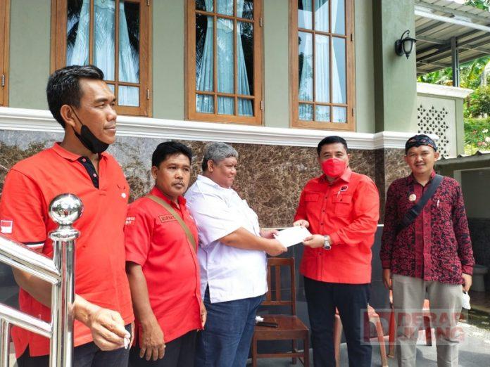 Berikan Bantuan Renovasi Makam Leluhur, Taufik Lestarikan Budaya Kita