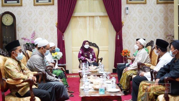 Bersama Santri Gayeng, Mbak Eisti Tegaskan Kombinasi Ulama-Umara