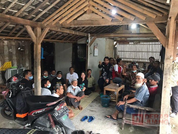 Blusukan Lea Ke Daerah Pinggiran Rel