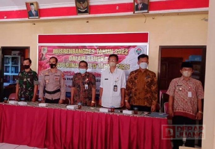 Buka Musrenbangdes, Suyadi Dikenalkan Kepada Masyarakat (2)
