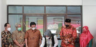 Bupati Klaten Tinjau Vaksinasi Booster Di Jambu Kulon