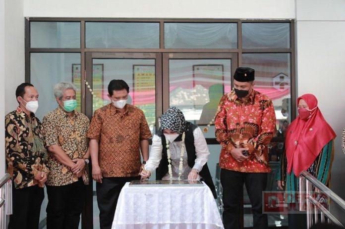 Bupati Klaten Tinjau Vaksinasi Booster Di Jambu Kulon (2)