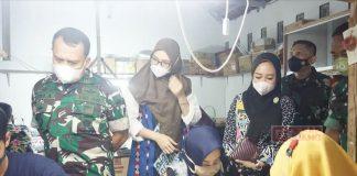 Bupati Tiwi Dampingi Pangdam IV/Diponegoro Kunjungi Home Industry Bulu Mata Palsu