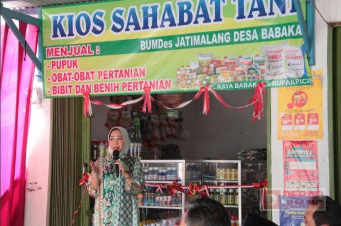 Bupati Tiwi Resmikan Kios Sahabat Tani Desa Babakan