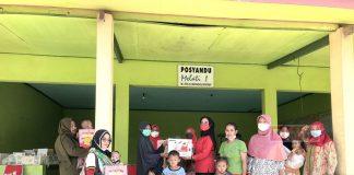 Cegah Stunting, KJ Ayu Bagikan Makanan Tambahan Balita