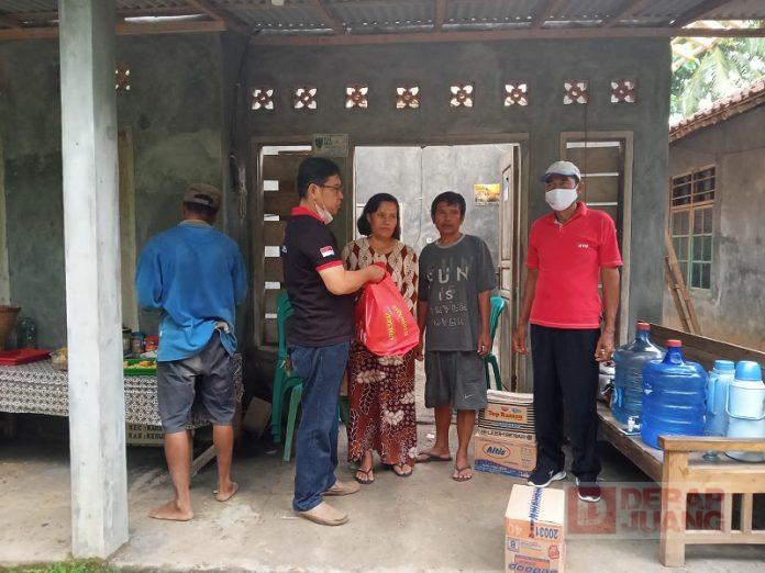 DPC PDI Perjuangan Kebumen Salurkan Bantuan Bagi Korban Kebakaran (2)