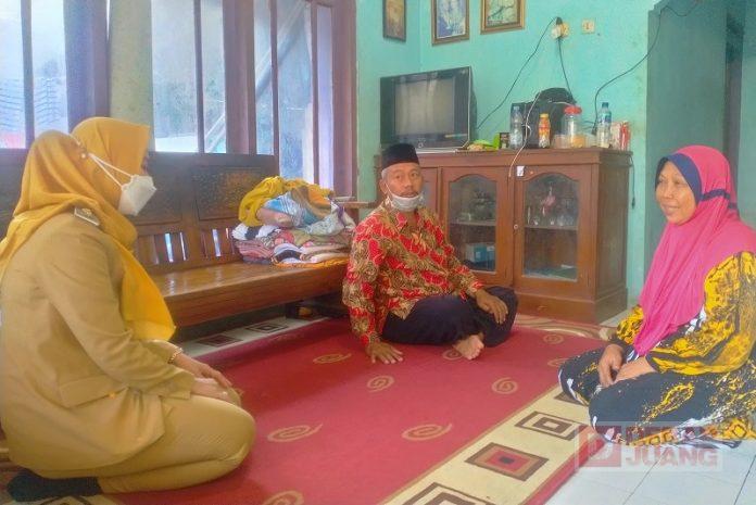Dengar Kabar Duka, Mbak Eisti Sambangi Rumah Duka Kader Ranting