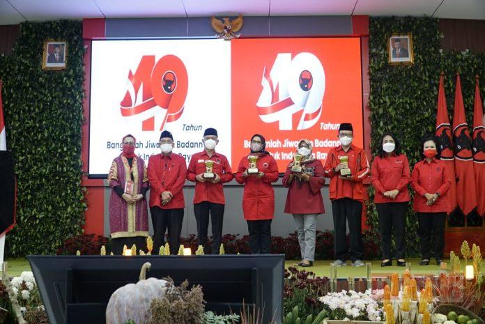 Dian Kristiandi Raih Penghargaan Festival Kuliner Pendamping Beras