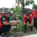 Gotong Royong Bersama Kader, Slamet Sehatkan Desa Kebonbatur