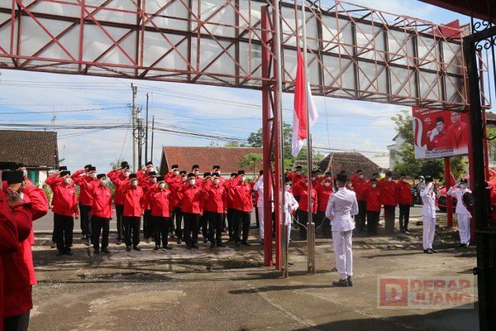 HUT Partai Ke-49, DPC Wonogiri Gelar Upacara Bendera