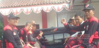 Jembatan Penghubung Kec. Karanganyar-Kec. Lebakbarang Diterjang Longsor, Satgas Pekalongan Terjun Bersihkan Material