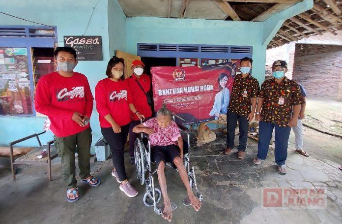 KJ Sukoharjo Salurkan Bantuan Kursi Roda Mbak Casytha