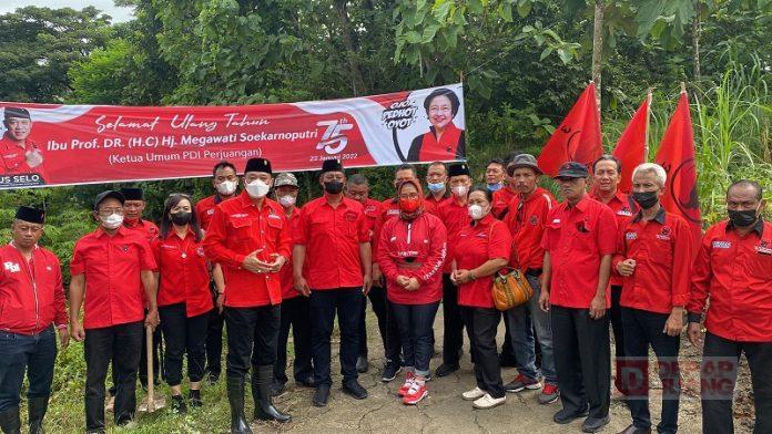 Kader PDI Perjuangan Karanganyar Lakukan Aksi Merawat Bumi