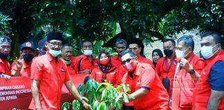 Kado Ulang Tahun Megawati dari Kader Banteng Jepara