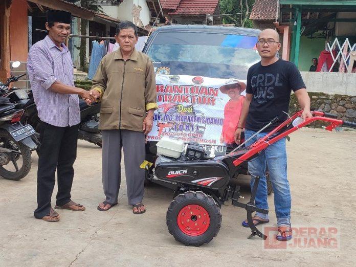 Kelompok Tani di Tegal, Terima Bantuan Alat Pertanian dari Mas Oni (2)