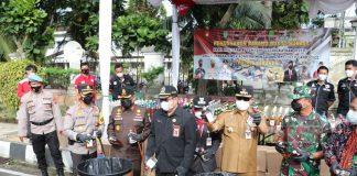 Ketua DPRD Kebumen Saksikan Pemusnahan Ribuan Botol Miras