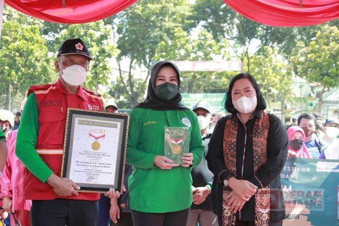 Klaten Raih Rekor MURI Kategori Penyemprotan Eco Enzyme