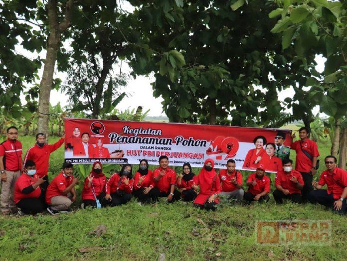 Laksanakan Instruksi Partai, DPC Grobogan Laksanakan Tanam Pohon