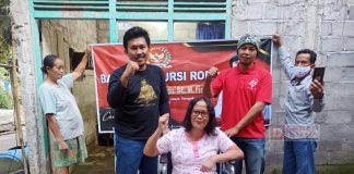 Mbak Casytha Berikan Kursi Roda Untuk Mujiyati