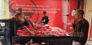 Mbak Puan Maharani Bagikan 12.000 Paket Beras Di Sukoharjo